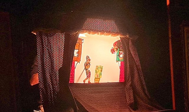 Erzincan'da Karagöz ve Hacivat gölge oyunu