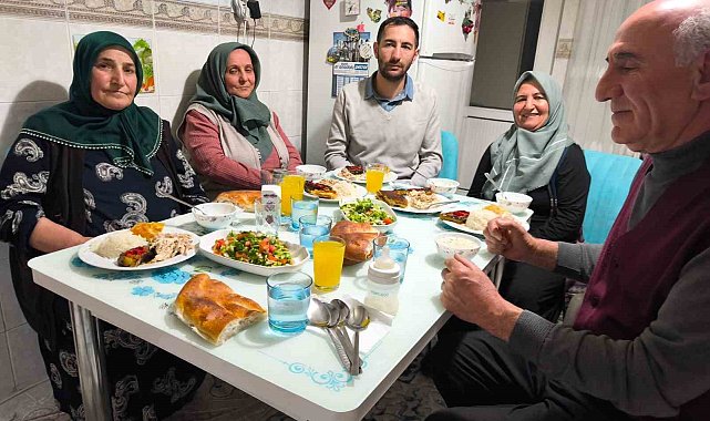 Erzurum'da 4 kuşak aileler iftarda buluşturuldu