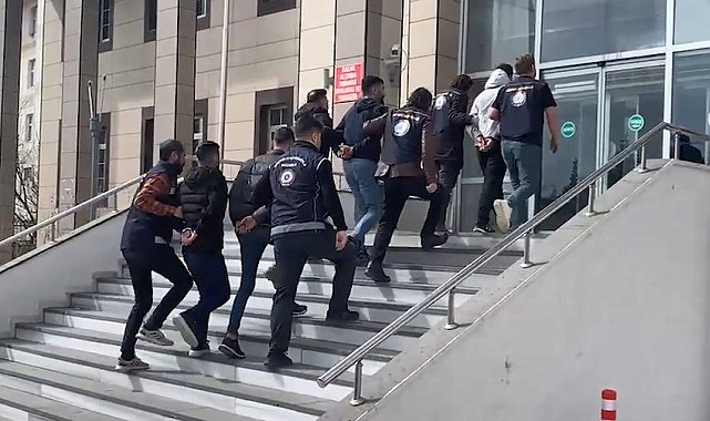 Göçmen kaçakçısı 10 kişi yakalandı