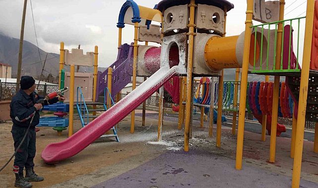 Hakkari'de oyun parkı kundaklandı