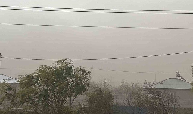 Iğdır&#039;ı toz bulutu sardı, hayat felç oldu