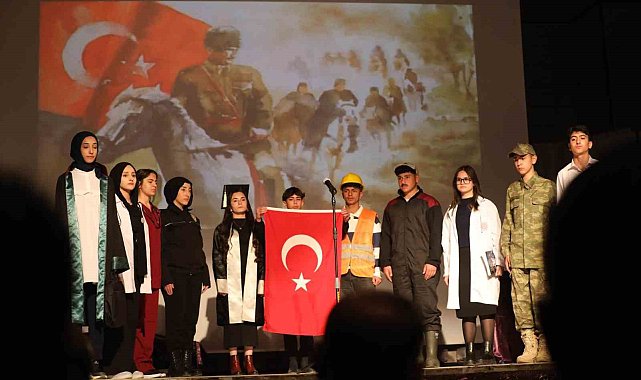 İstiklal Marşı'nın kabulünün 104. yılı Erzincan'da coşkuyla kutlandı