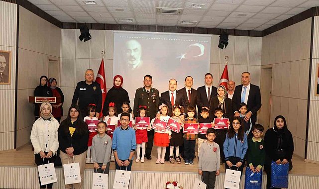 İstiklal Marşı'nın kabulünün 104. yılı Oltu'da coşkuyla kutlandı