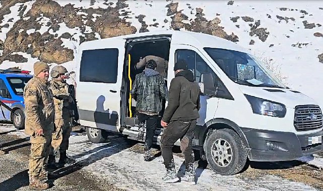 Jandarma Erzurum'da 35 düzensiz göçmeni yakaladı