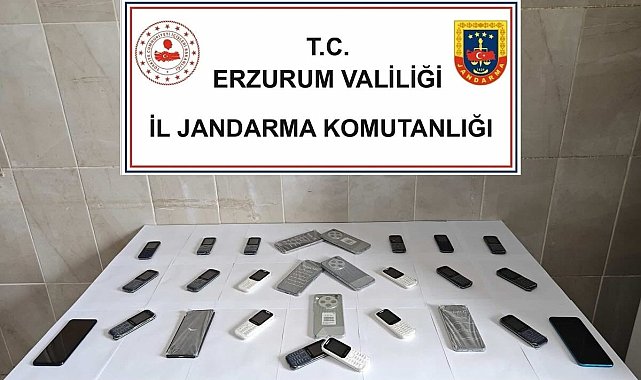 Jandarmadan kaçak telefon ve taklit tişört operasyonu