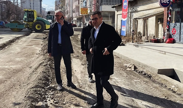 Kağızman’da yol bakım çalışmaları sürüyor