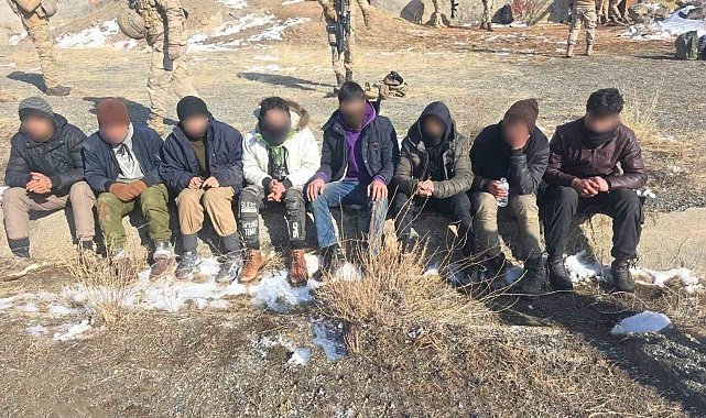 Kağızman'da 8 düzensiz göçmen yakalandı