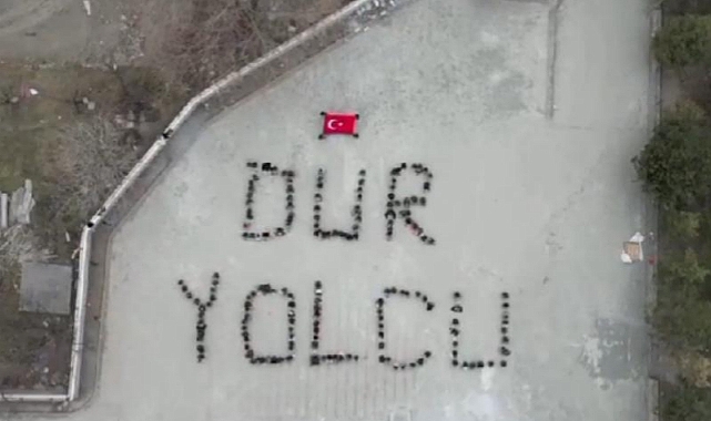Kağızmanlı öğrencilerden koreografi gösterisi