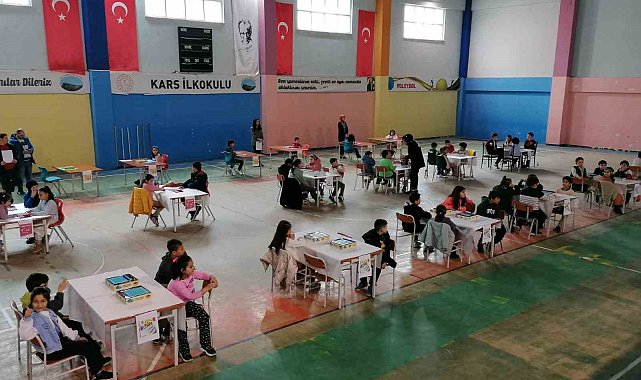 Kars İlkokulu'nda akıl ve zeka oyunları turnuvası düzenlendi