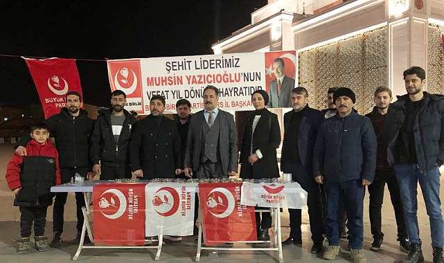 Kars'ta Muhsin Yazıcıoğlu hayrına lokma döküldü