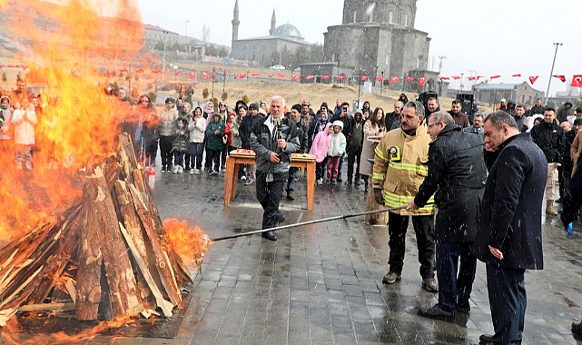 Kars'ta Nevruz Bayramı kutlandı