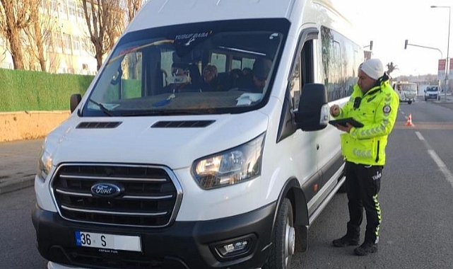 Kars'ta okul servisleri trafik ekiplerince denetlendi