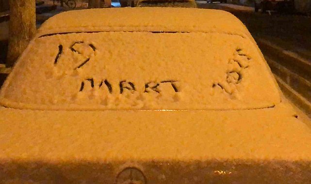 Kars'a Mart ayında lapa lapa kar yağdı