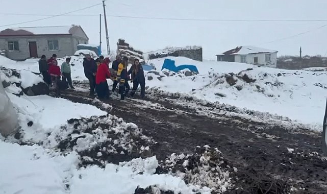 Kars'ta ekipler boynu kırılan yaşlı kadın için seferber oldu