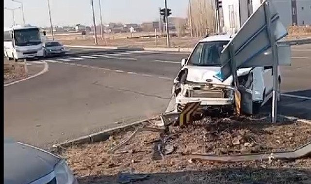Kars'ta trafik kazası: 2 yaralı