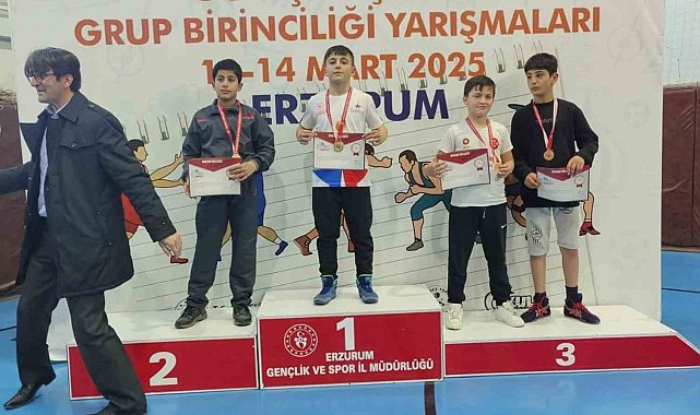Karslı güreşçiler Erzurum'da rüzgar gibi esti