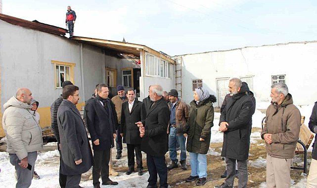 Kaymakam Bakan yanan camide incelemede bulundu