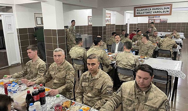 Kaymakam Bayram, jandarma personeliyle iftar açtı