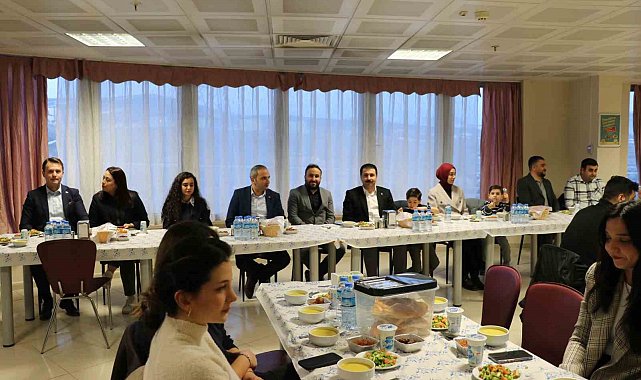 Kaymakam Karali, iftarını sağlık çalışanları ile birlikte yaptı
