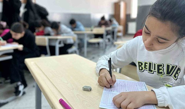 Malatya Büyükşehir Belediyesi 1400 öğrenciye deneme sınavı düzenledi