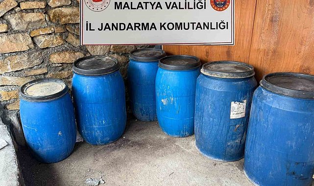 Malatya'da kaçak alkol ve tütün operasyonu