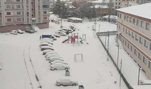 Mart kapıdan baktırdı