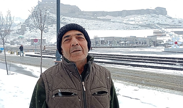 Mart kapıdan baktırır kazma kürek yaktırır