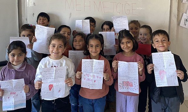 Minik öğrencilerden duygulandıran ziyaret