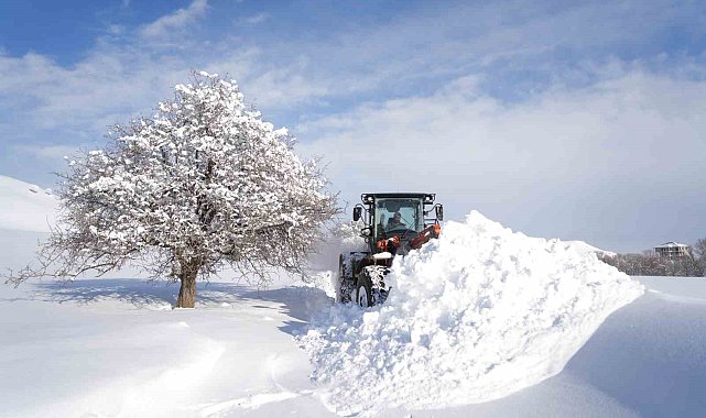 Muş'ta 13 köy yolu ulaşıma açıldı
