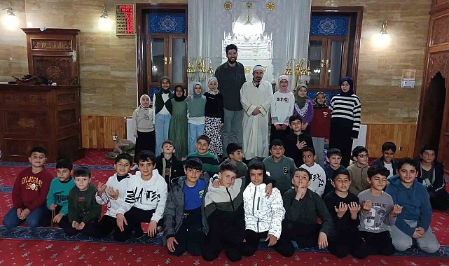Öğrenciler Ramazan'ın maneviyatını teravih buluşmasında yaşadı