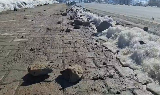Pülümür'de vatandaşlar, taş ve kaya düşmeleri için önlem alınmasını istiyor