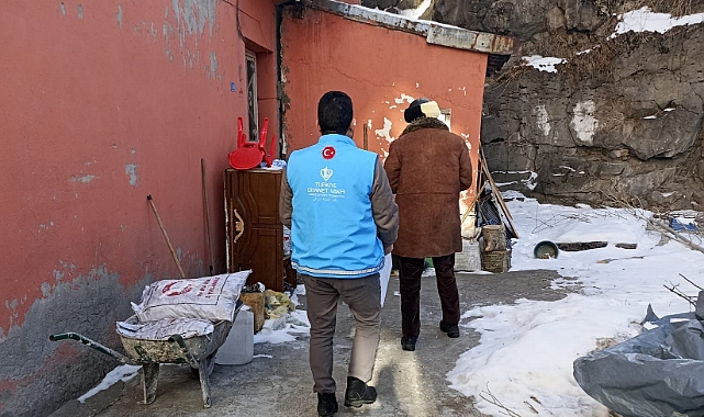 Ramazan paketleri ailelere ulaştırılıyor