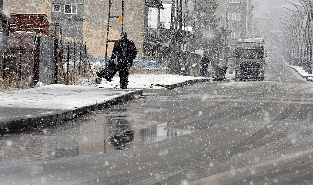 Sarıkamış'ta kar yağışı etkili oldu