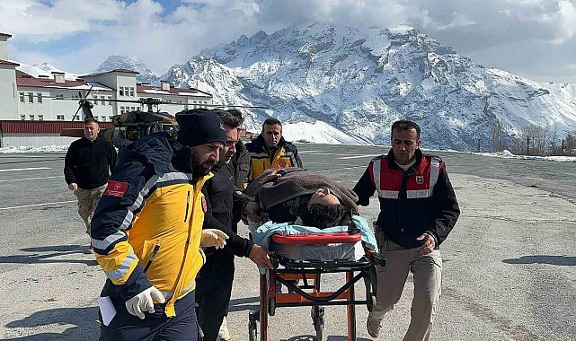 Şemdinli'de hamile kadın askeri helikopterle hastaneye sevk edildi