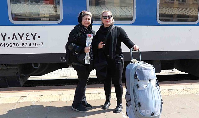 Tahran-Van treninin ilk yolcuları Van'a ulaştı