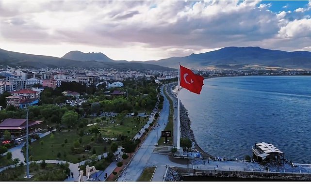 Tatvan'ın doğal güzellikleri havadan görüntülendi
