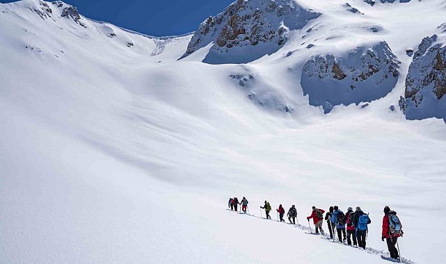 Tunceli'de 2 bin 950 metrelik dağa zorlu tırmanış