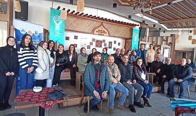 Turizm Fakültesi öğrencilerinden Âşık Kerem'e yoğun ilgi