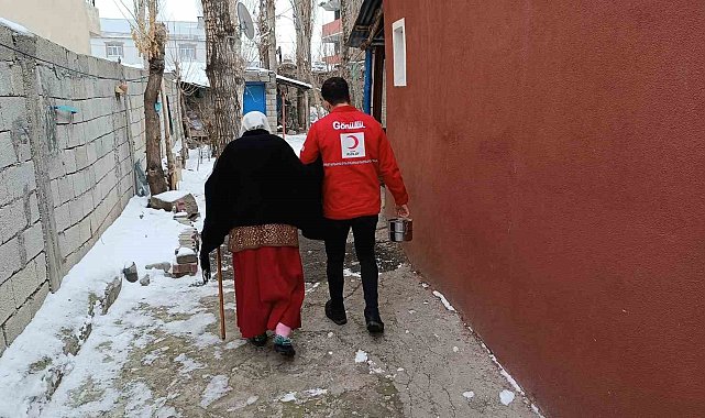 Türk Kızılay Ağrı Şubesi'nden her gün 4 bin 450 kişiye sıcak iftar