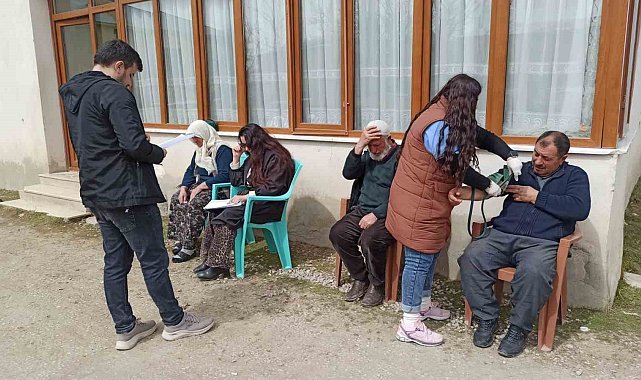 Tuşba ekipleri köy köy gezerek sağlık hizmeti veriyor