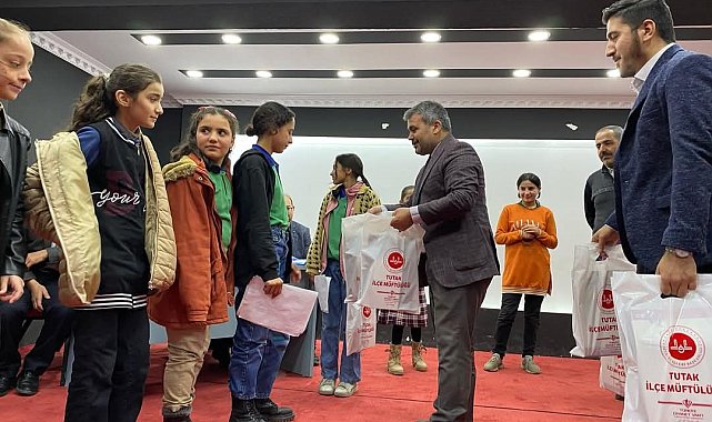 Tutak'ta şiir okuma yarışması