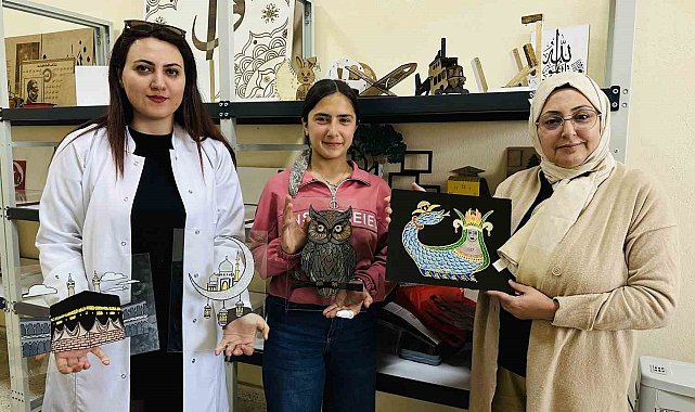 Unutulmaya yüz tutmuş vitray kursu Yüksekova'da kadın eliyle önem kazandı