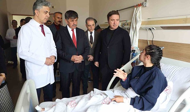 Vali Aydoğdu, hastanede tedavi gören hastaları ziyaret etti