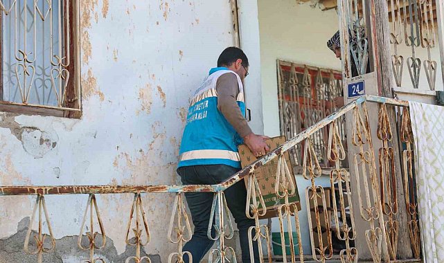 Van Büyükşehir Belediyesi 13 bin aileye Ramazan kolisi dağıtıyor