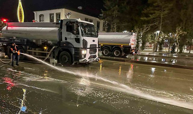 Van Büyükşehir Belediyesi kent genelinde temizlik çalışması başlattı