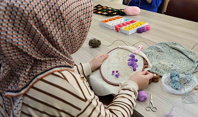 Van Büyükşehir Belediyesi'nin kadınlara yönelik kursları başladı