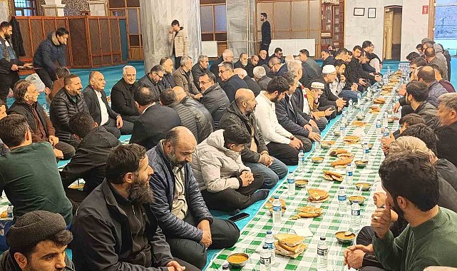 Van'da çorba, su ve ekmek sofrasında kardeşlik buluşması