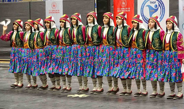 Van'da halk oyunları il birinciliği yarışmaları yapıldı