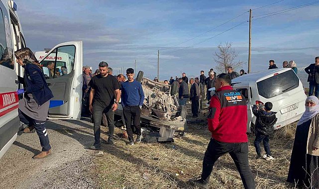 Van'da zincirleme trafik kazası: 5 yaralı