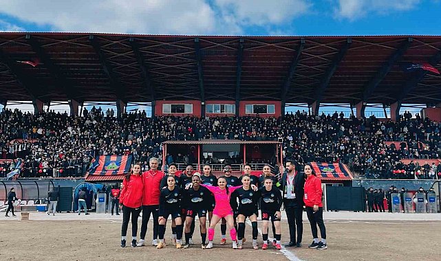 Yüksekova Spor Kadın Futbol Takımı Süper Lig'e yükseldi
